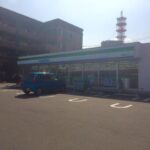 ショッピング施設　フェミリマート八幡駅東店 距離：174m
